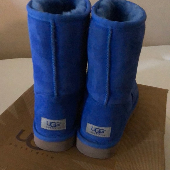 SOLD - Blue Short Ugg - Picture 3 of 6